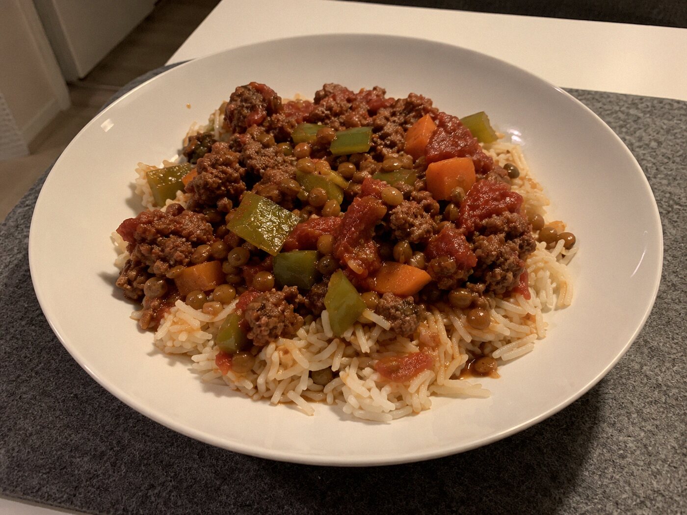 Rokerige chili con carne met rijst
