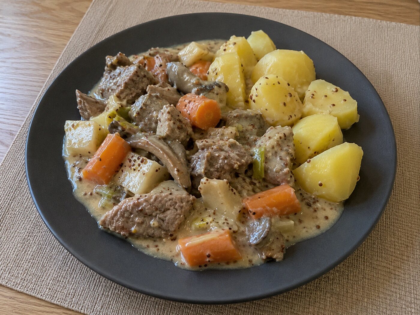 Kalfsragout met grove mosterd